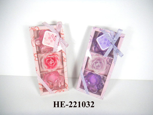 scented candles with glass holders in gift box